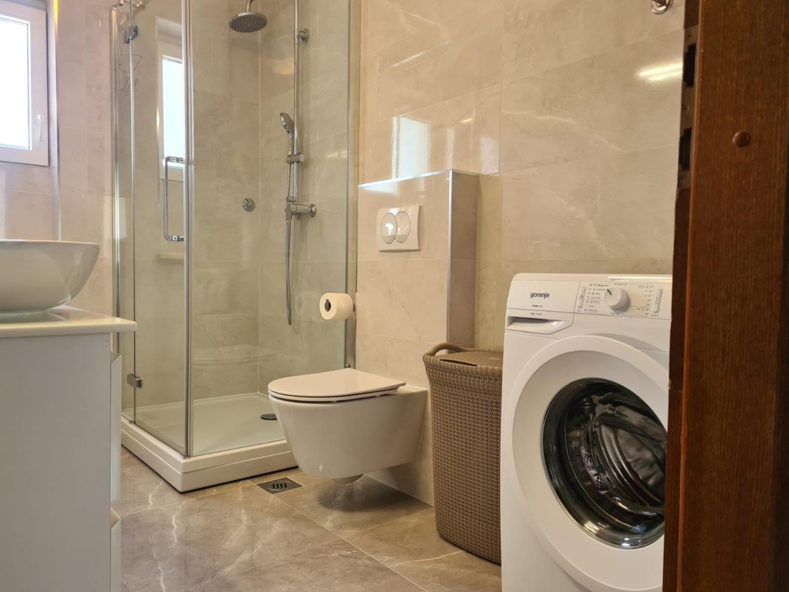 Apartments Jelena Supetar - Four Apartments - A Small House With A Private Yard - Two-Room Apartment With A Sea View - Studio Apartment - Two-Room Apartment With Garden View- Free Parking Eksteriør billede