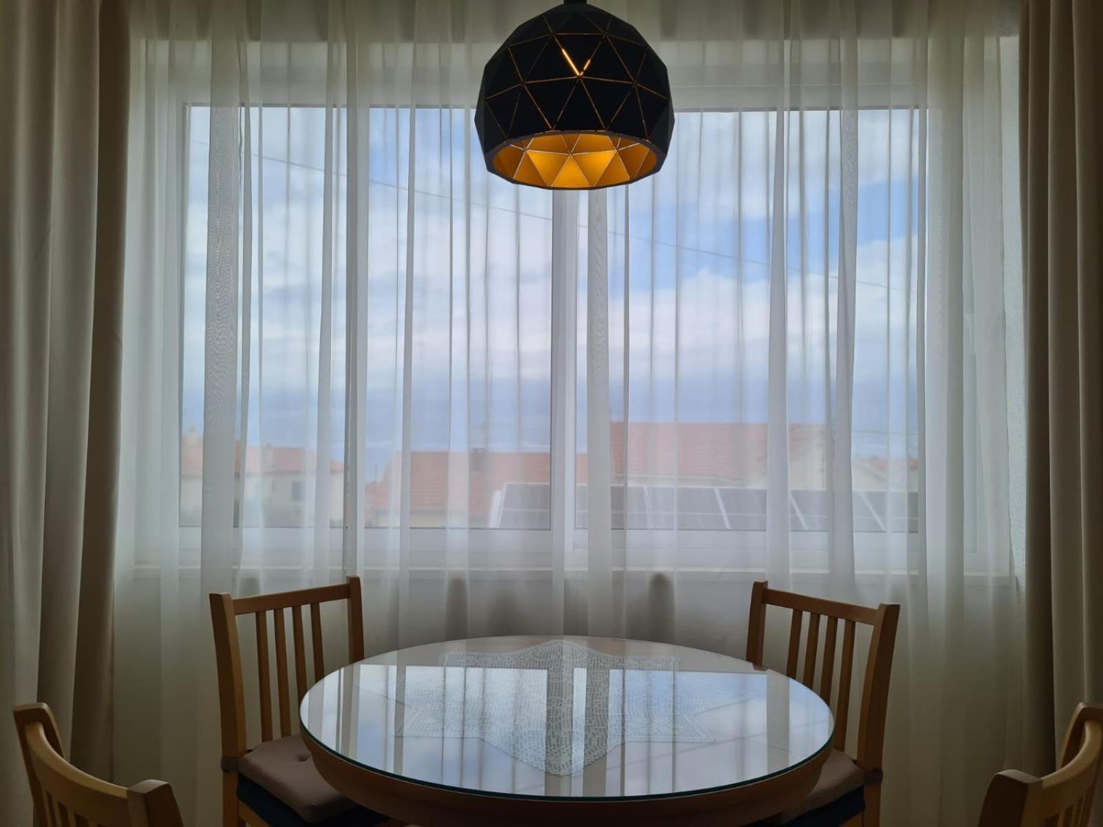 Apartments Jelena Supetar - Four Apartments - A Small House With A Private Yard - Two-Room Apartment With A Sea View - Studio Apartment - Two-Room Apartment With Garden View- Free Parking Eksteriør billede