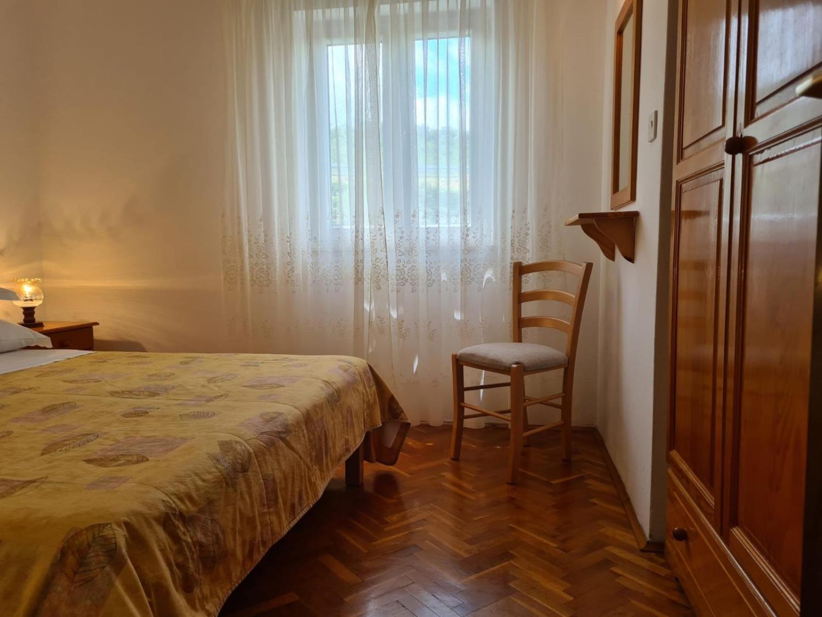 Apartments Jelena Supetar - Four Apartments - A Small House With A Private Yard - Two-Room Apartment With A Sea View - Studio Apartment - Two-Room Apartment With Garden View- Free Parking Eksteriør billede